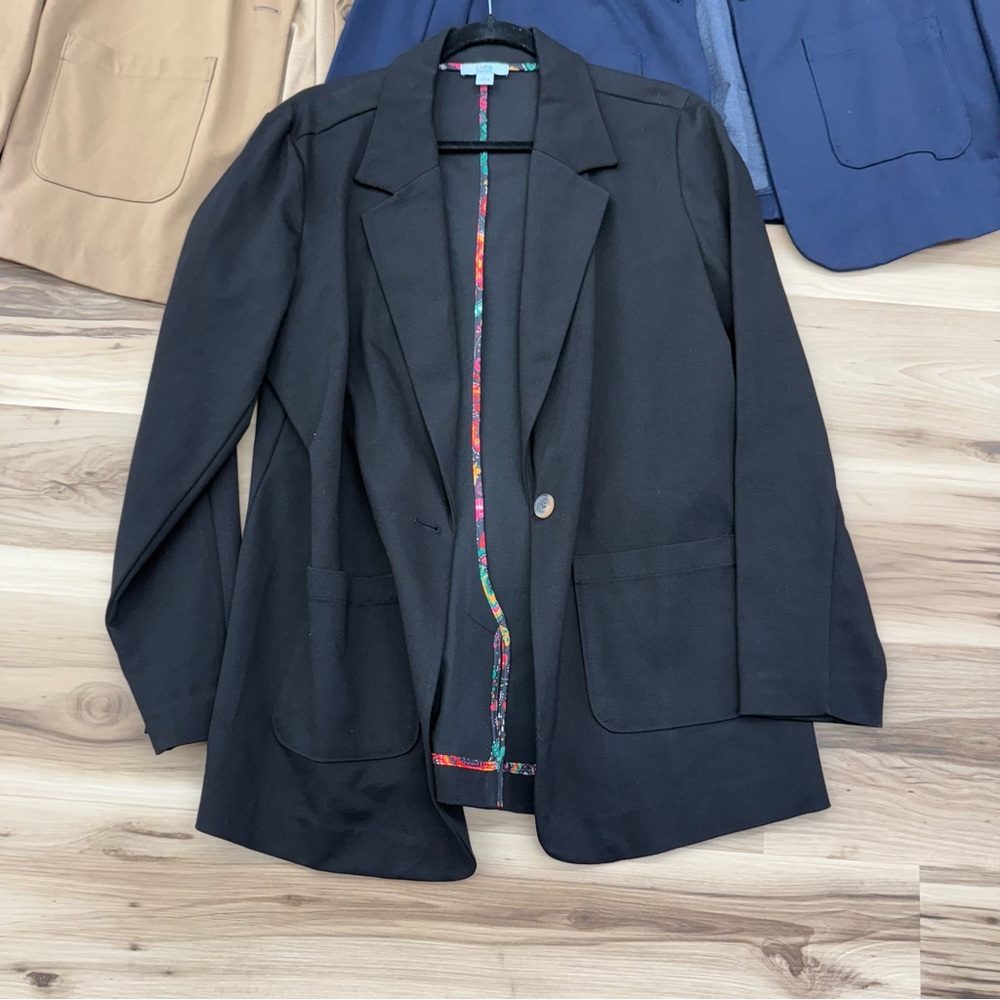 Croft & Barrow Women's Blazers - Black, Navy, Tan - Picture 2 of 7
